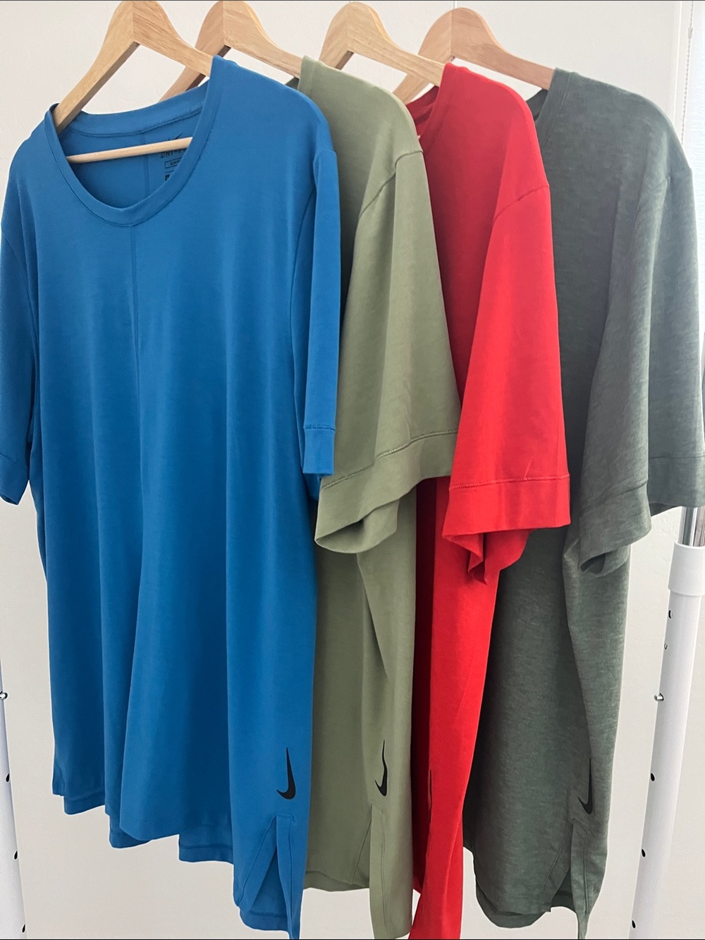 Nike Mens Dri fit XL Slim Fit Bundle — Red, Blue, Olive, Sage